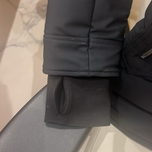 Women Moose Knuckles parka - Picture 7 of 10